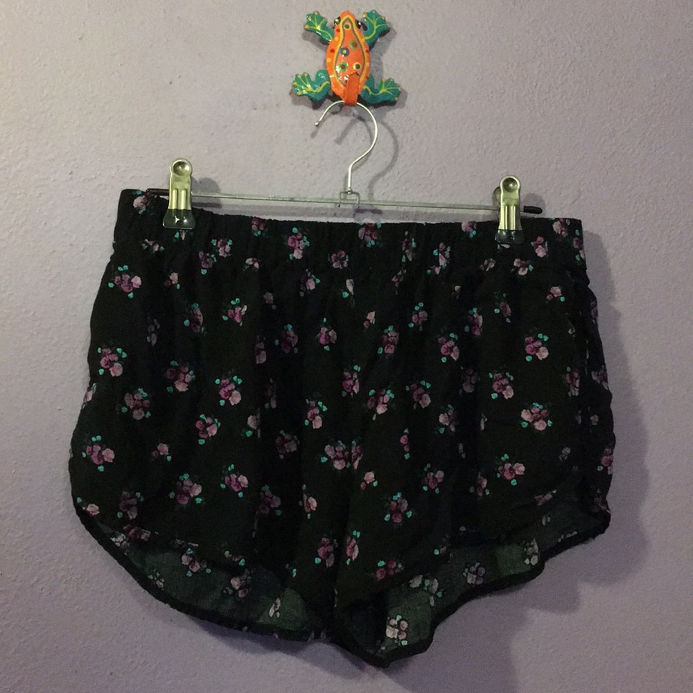 2/$6 Forever 21 Floral Lounge Shorts Size Medium